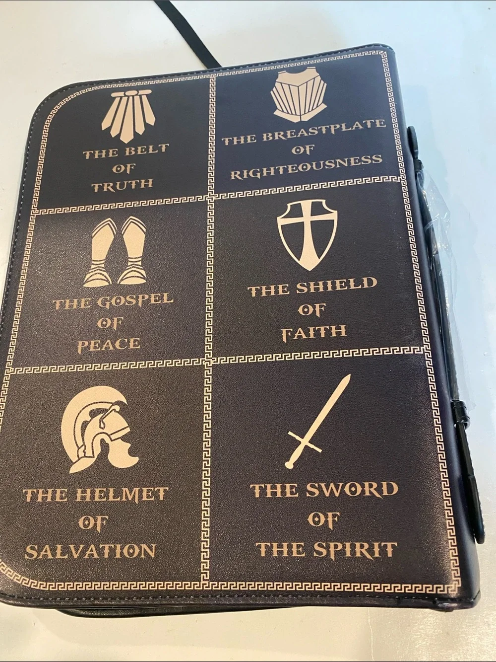 NWOT Armor I’d God Bible Cover